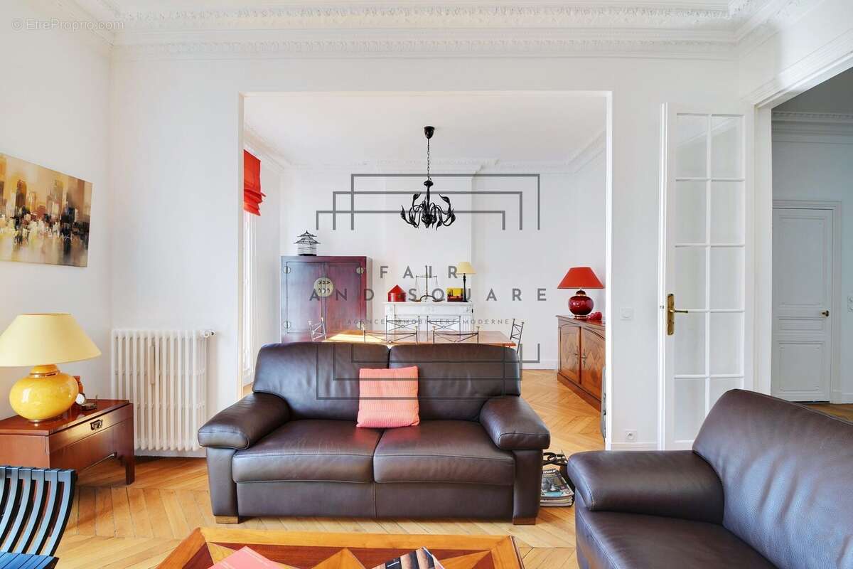 Appartement à PARIS-16E