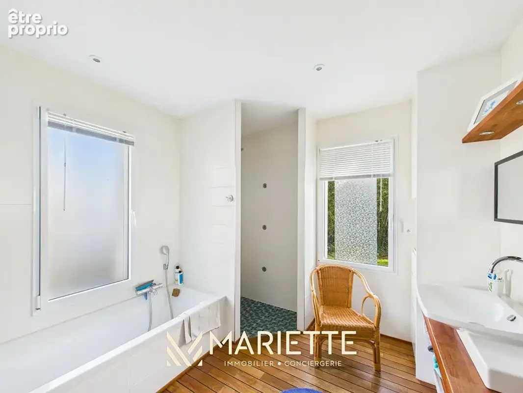 "SHIZU"  Proches commerces - Maison d'architecte de 327 m² - photo 10