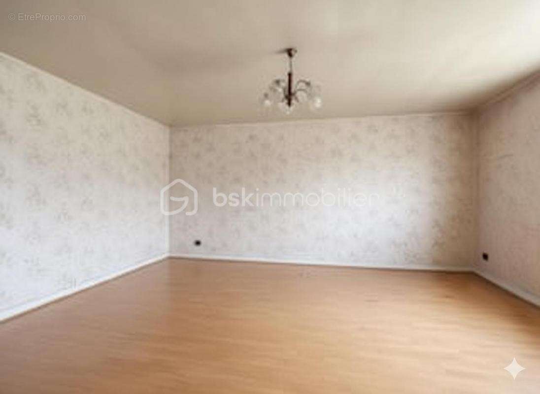 Maison à VELOTTE-ET-TATIGNECOURT