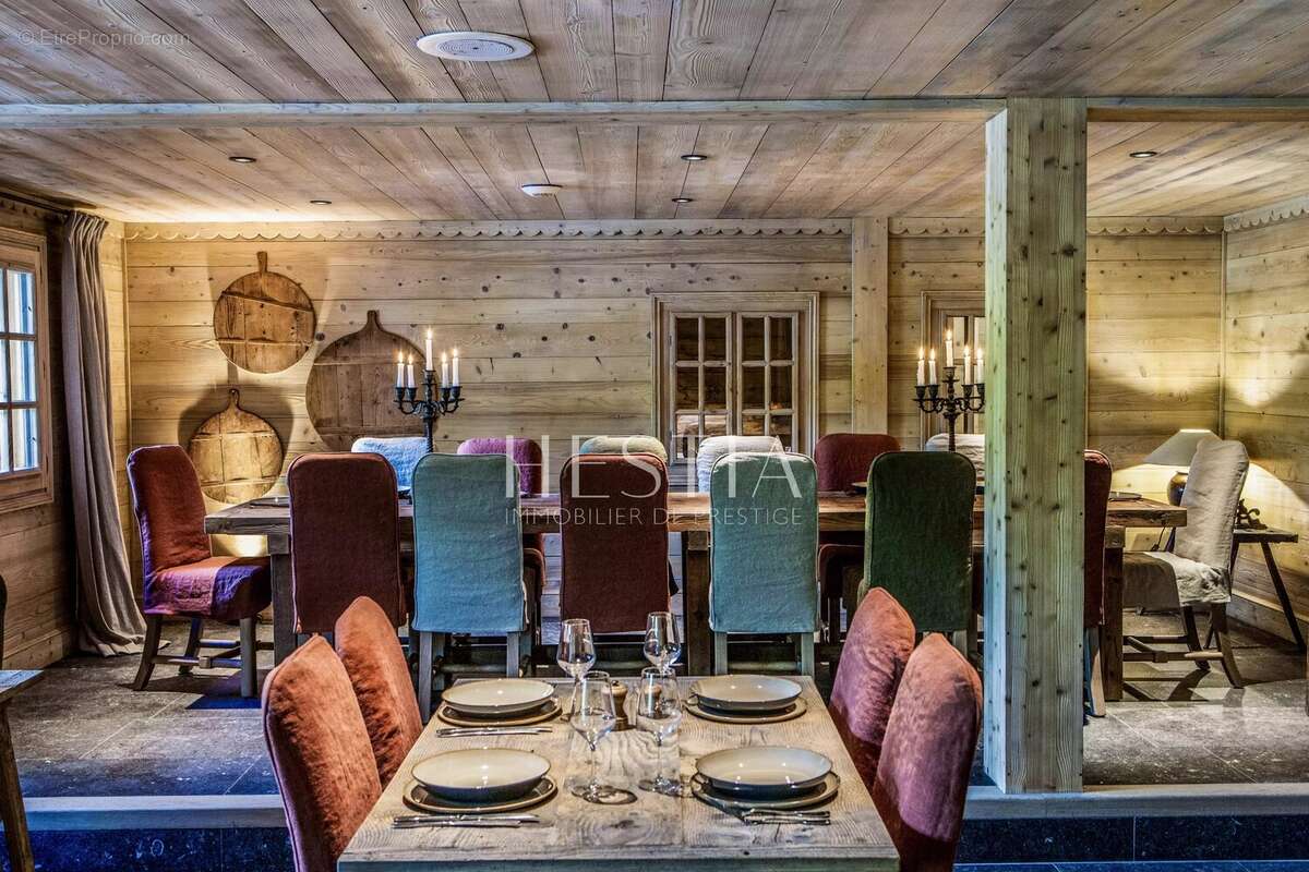 Commerce à COMBLOUX