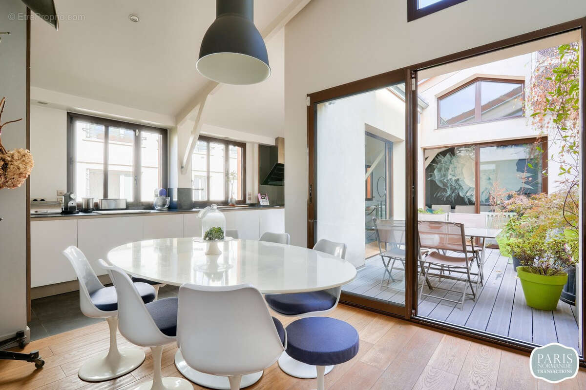 Maison à COURBEVOIE