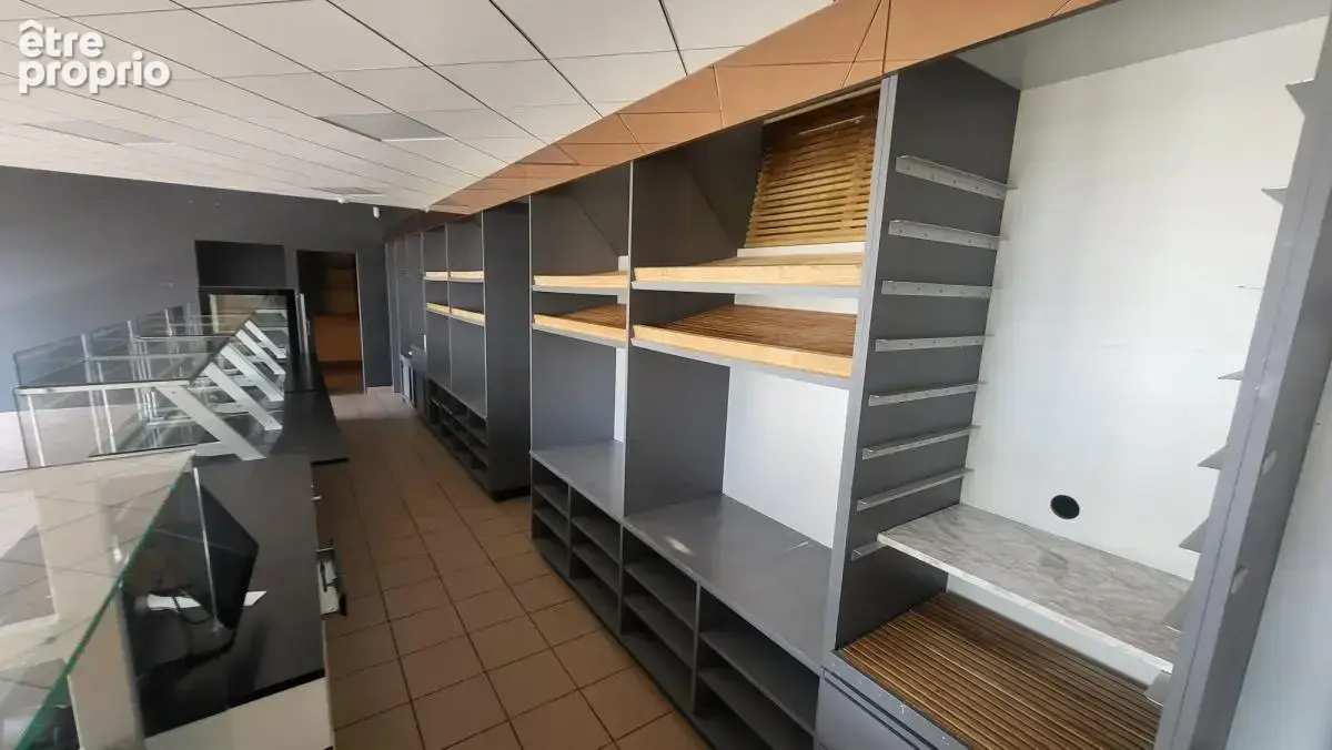 Commerce 220 m² à Velaine-En-Haye  - photo 4