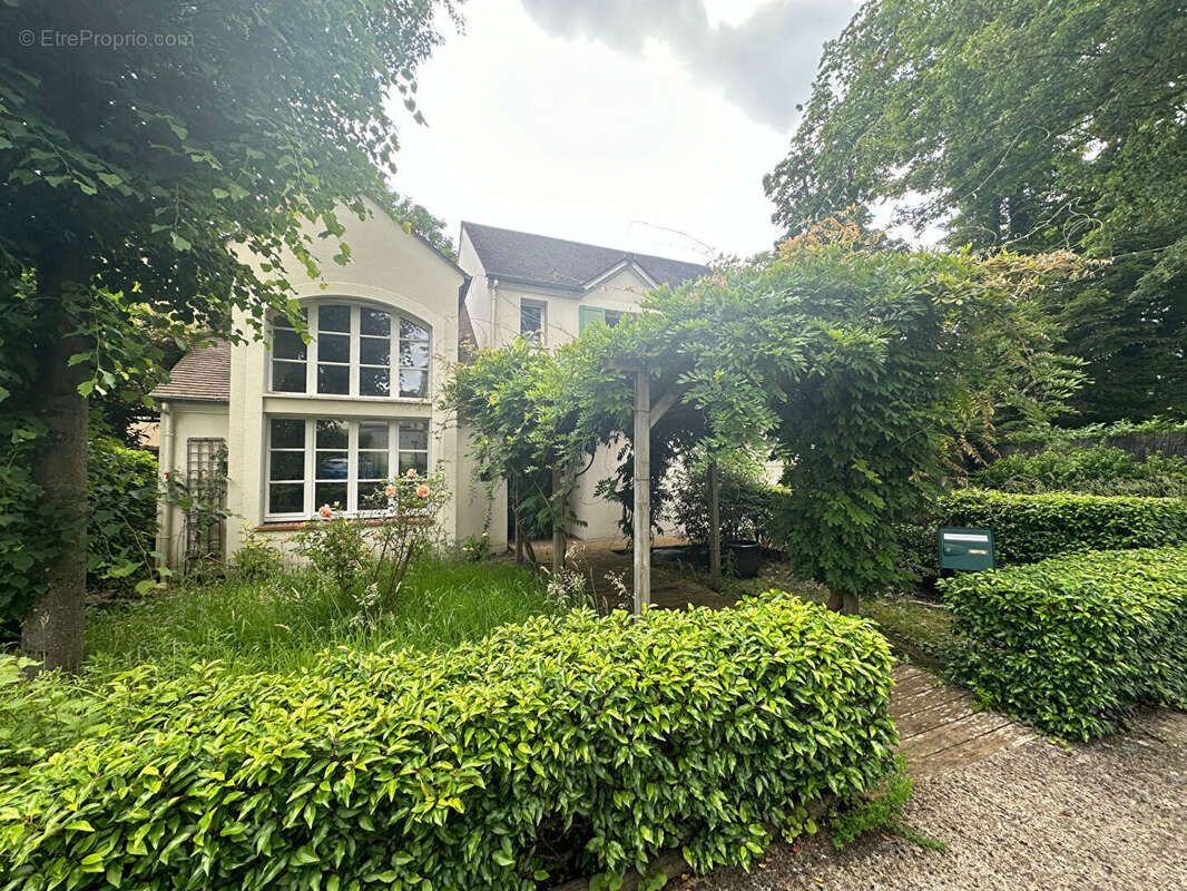 Maison à NEUVILLE-SUR-OISE