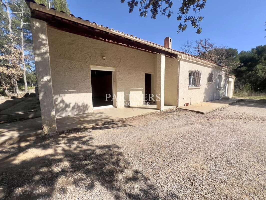 Maison à POURRIERES