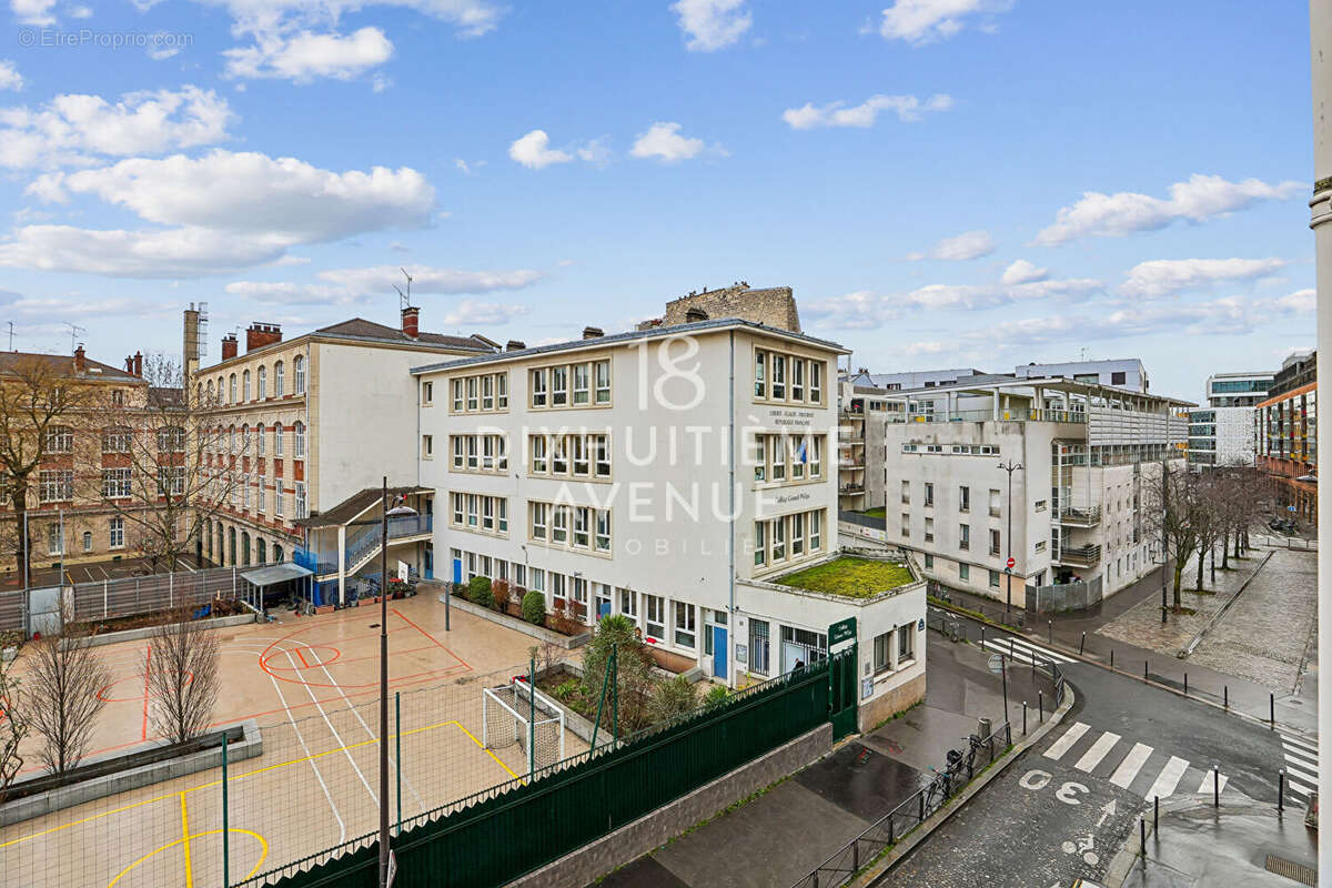 Appartement à PARIS-18E
