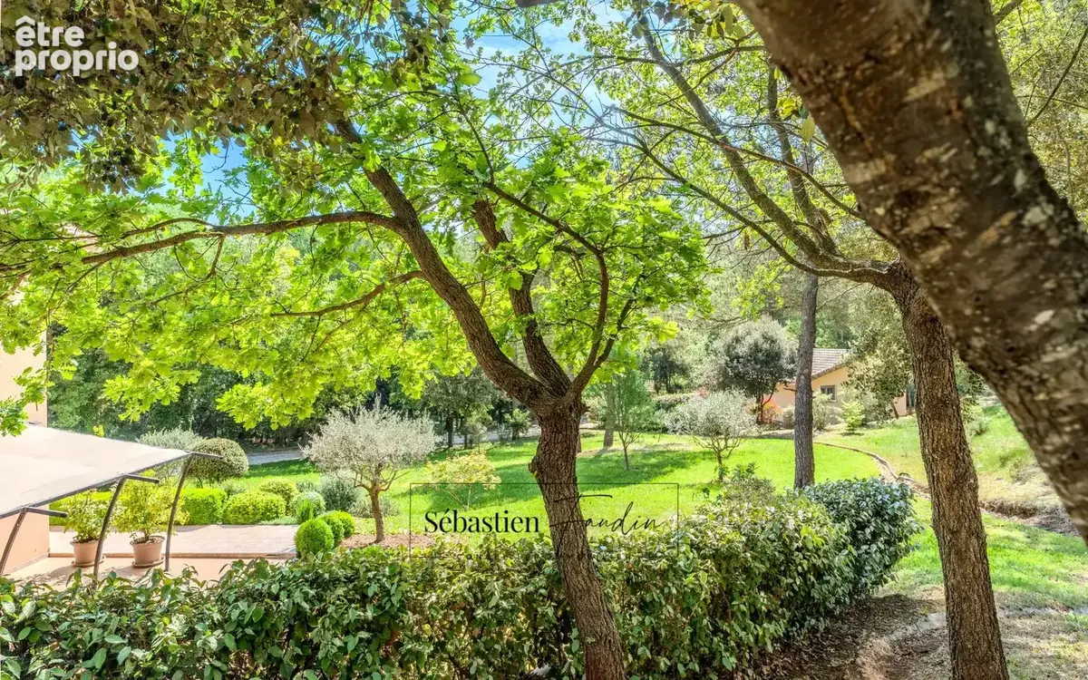 Domaine à vendre à Rousset à 15 minutes d'Aix-en-Provence - 1 ha - 3 logements - plus de 315 m² habitables - calme absolu - amou - photo 21