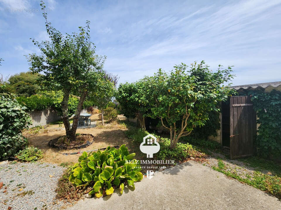 Morbihan Sud  Plouhinec Maison de ville avec jardin et dépendance comprenant deux logemebts - photo 4