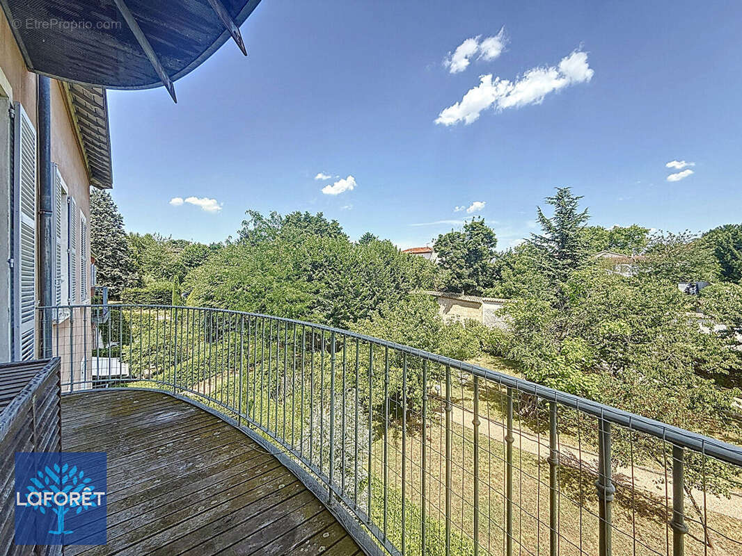 Appartement à SAINTE-FOY-LES-LYON