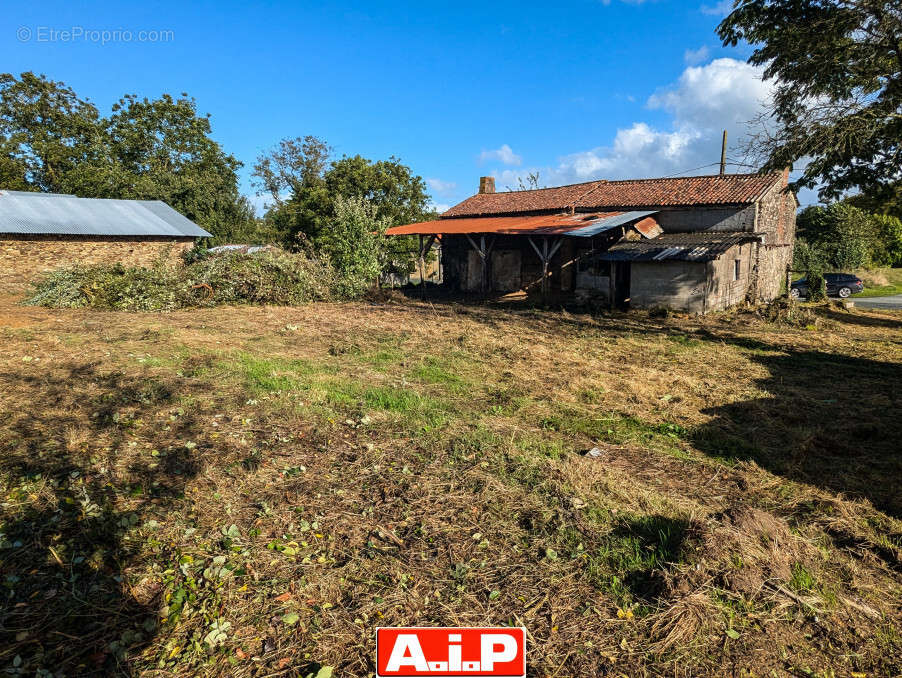 Maison à SAINT-AMAND-SUR-SEVRE