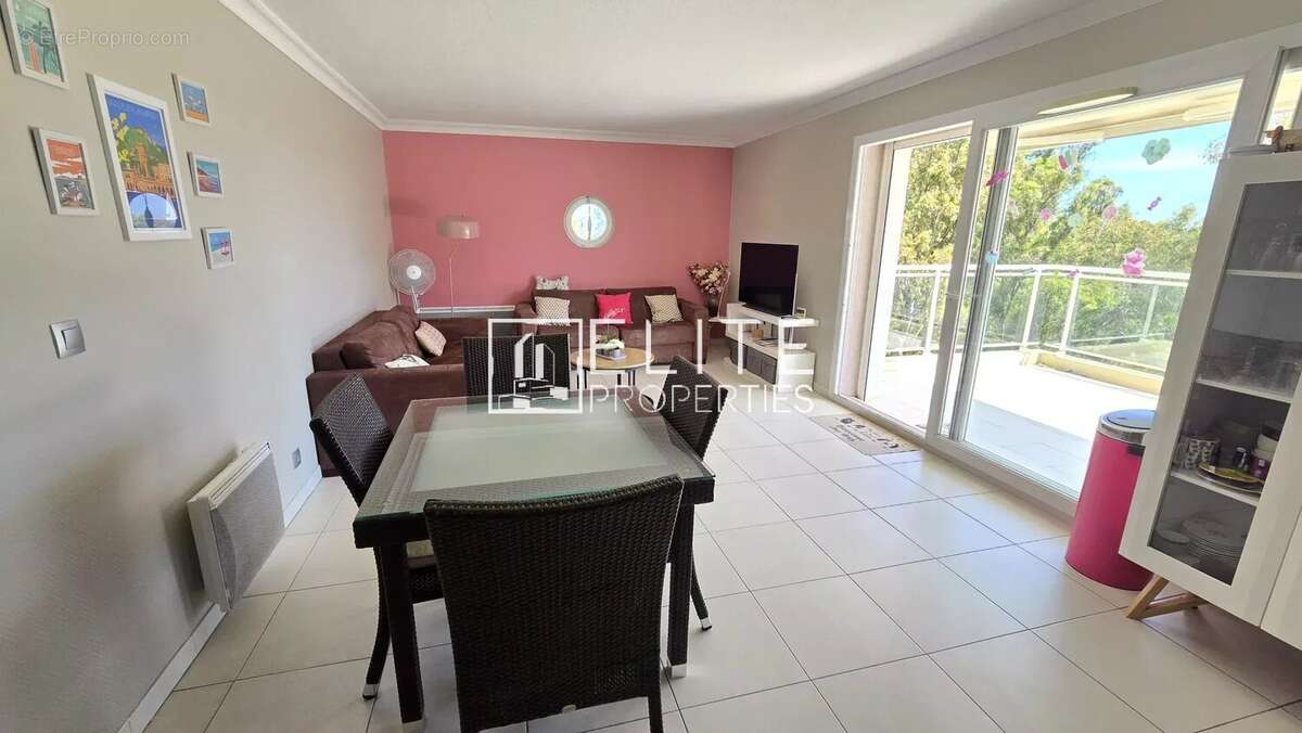 Appartement à MANDELIEU-LA-NAPOULE