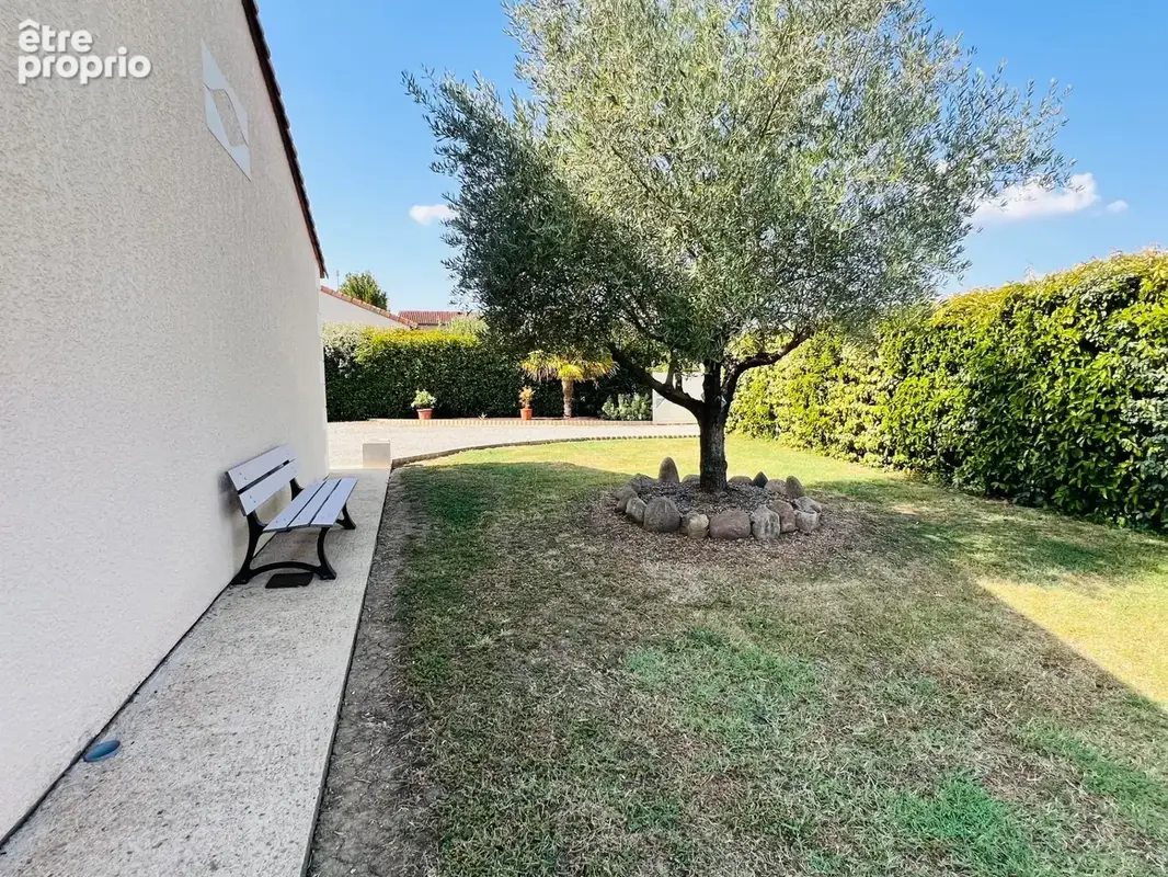 maison 2010 Plain pied - 4 chambres -garage et grand jardin - photo 15