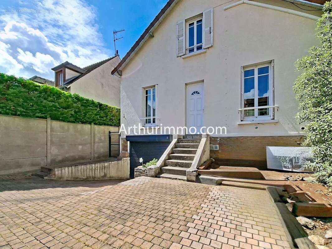 Maison à LIMEIL-BREVANNES