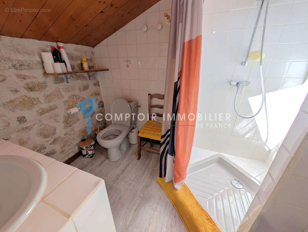 Maison à COUCOURON