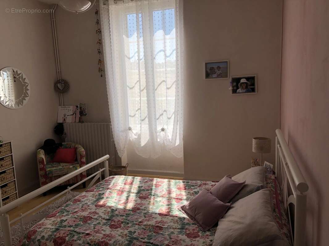 À 1h de Bordeaux – Demeure de caractère avec piscine, dépendances, terrain de pétanque et potentiel d'aménagement indépendant - photo 11