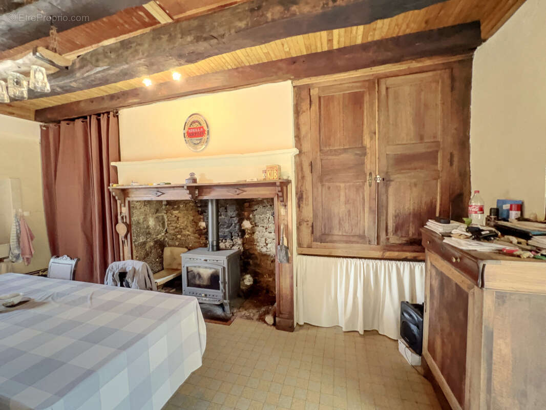 Maison à SALIGNAC-EYVIGUES