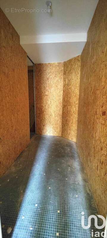 Photo 9 - Parking à SURGERES