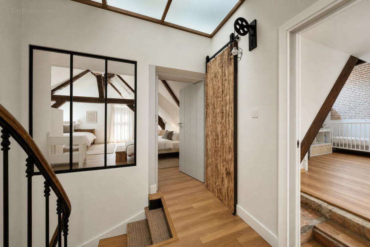 Maison 190 m² rénovée avec goût – DPE C – Jardin & dépendances - photo 12