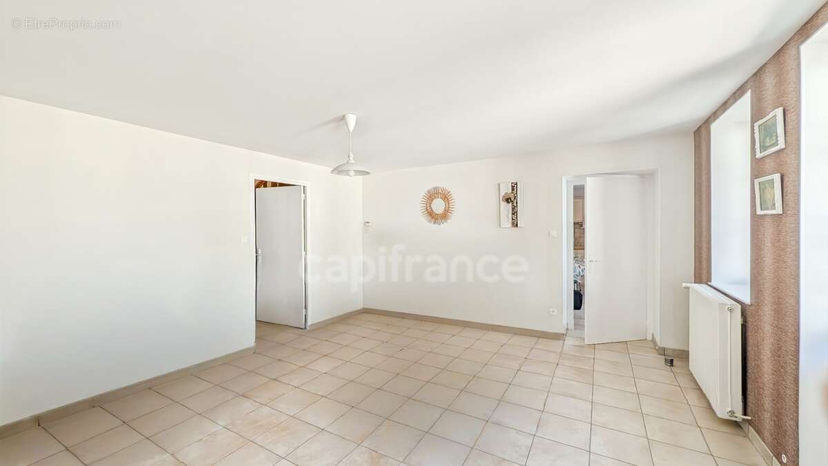BEY (71) à vendre maison de 131.18 m² 5 pièces 4 chambres terrain de 1046 m² - photo 6