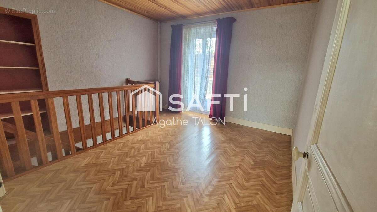 Maison 179 m² à Montceau-Les-Mines  - photo 8