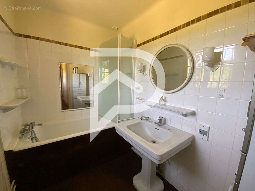 Maison à SAINT-REMY-L&#039;HONORE