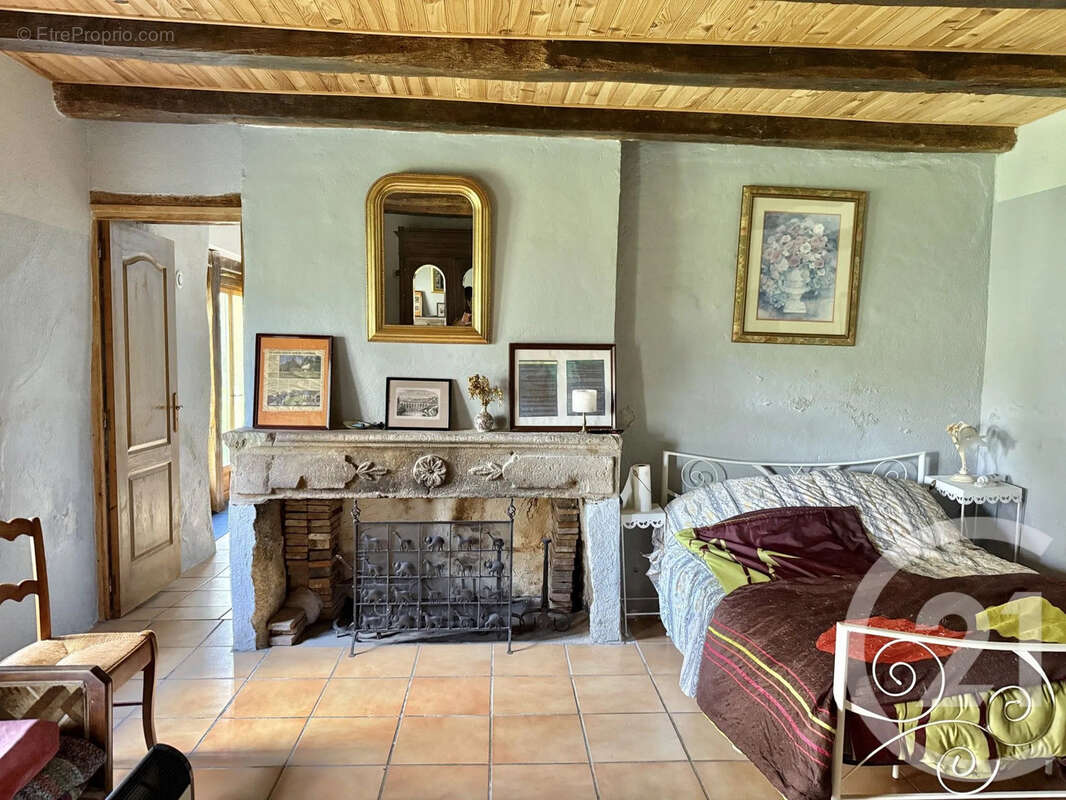 Maison à SOUVIGNY
