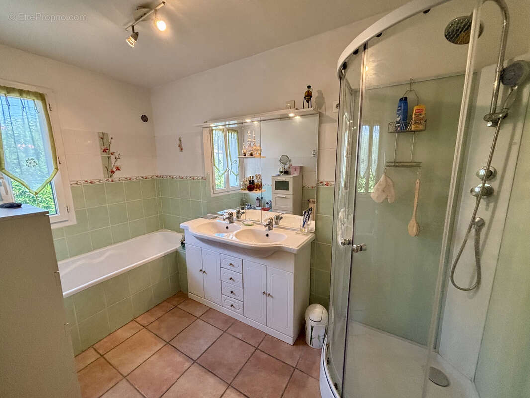 Maison 120 m² à Arles  - photo 11