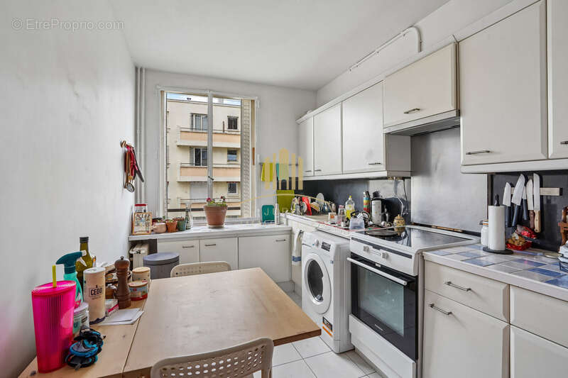 Appartement à PARIS-20E