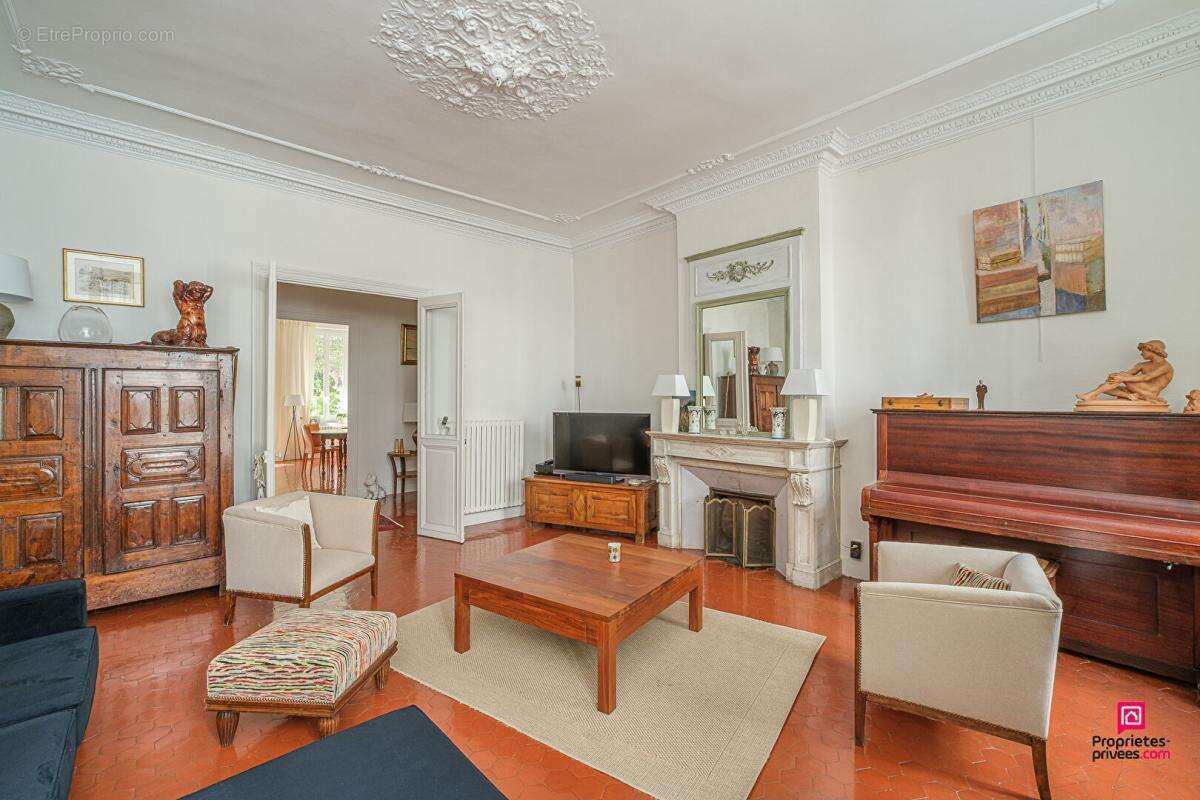 Appartement à MARSEILLE-6E