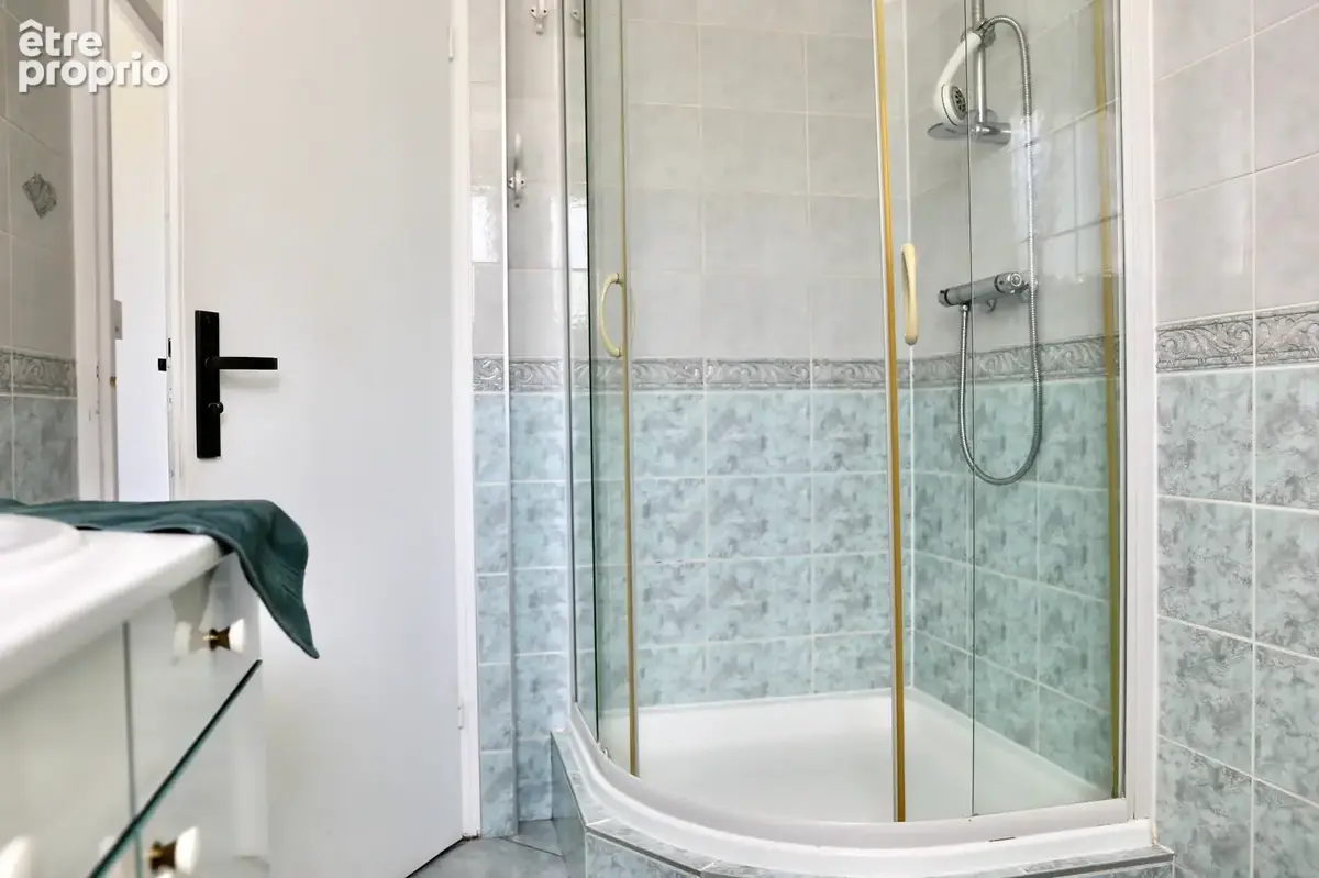 Maison à vendre à VILLERS ALLERAND (51), une maison principale sur deux niveaux, un logement indépendant, une piscine extérieure - photo 20