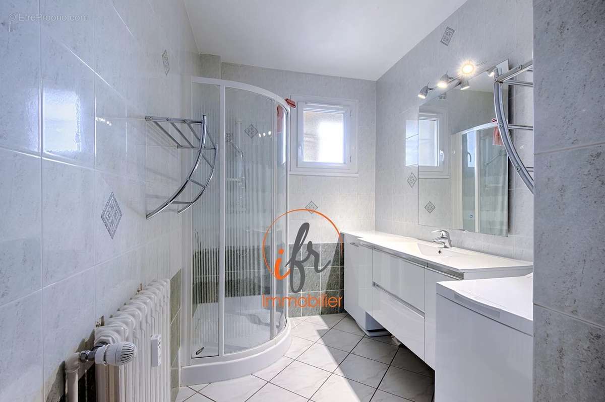 Appartement à BOURGOIN-JALLIEU