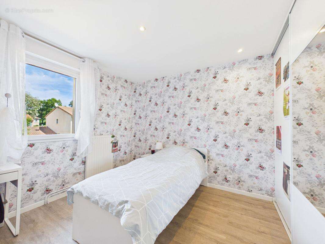 Maison de 124 m 2 à Mignaloux Beauvoir , 3 chambres, 1 bureau,  jardin, garage - photo 10
