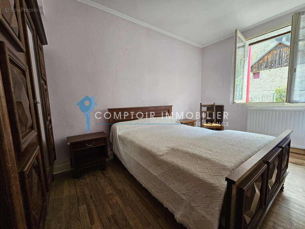 A vendre - 31110 Salles et Pratviel- Maison T6 de 130 m2 avec grand Cellier - photo 5