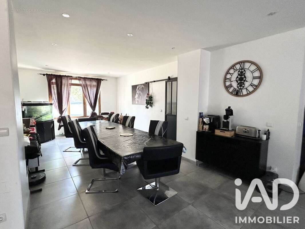 Maison 252 m² à Chateauneuf-Sur-Loire  - photo 3