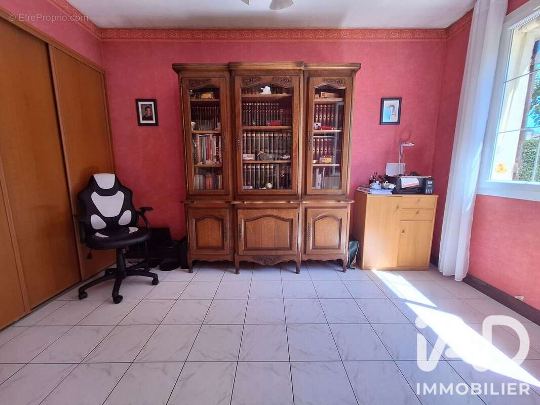 Maison 135 m² à La Couture-Boussey  - photo 9