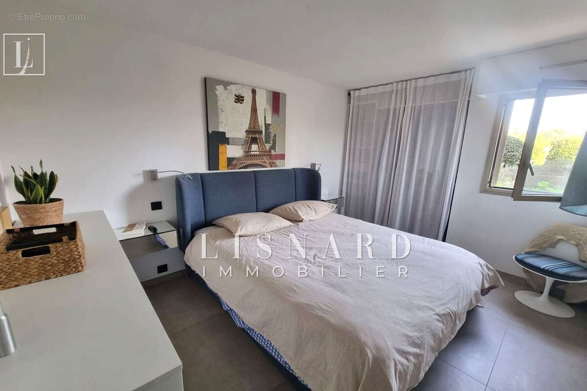 Appartement à VALLAURIS