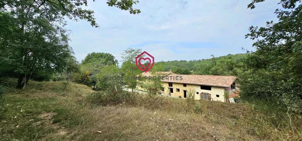 Ferme rénovée avec 20 ha de terres - photo 2