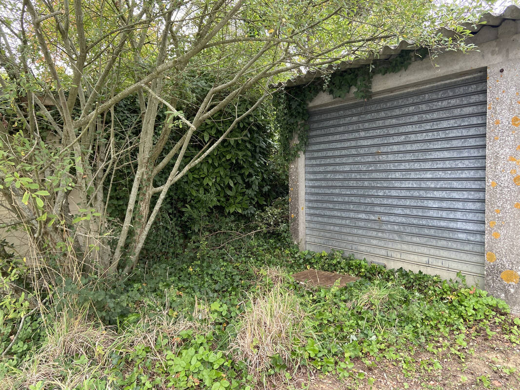 Parking à TILLIERES