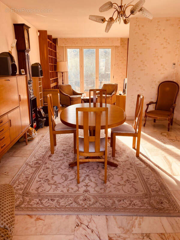 Maison à LES CLAYES-SOUS-BOIS