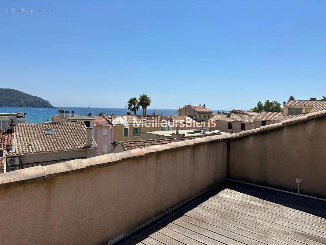 Appartement à SAINT-CYR-SUR-MER
