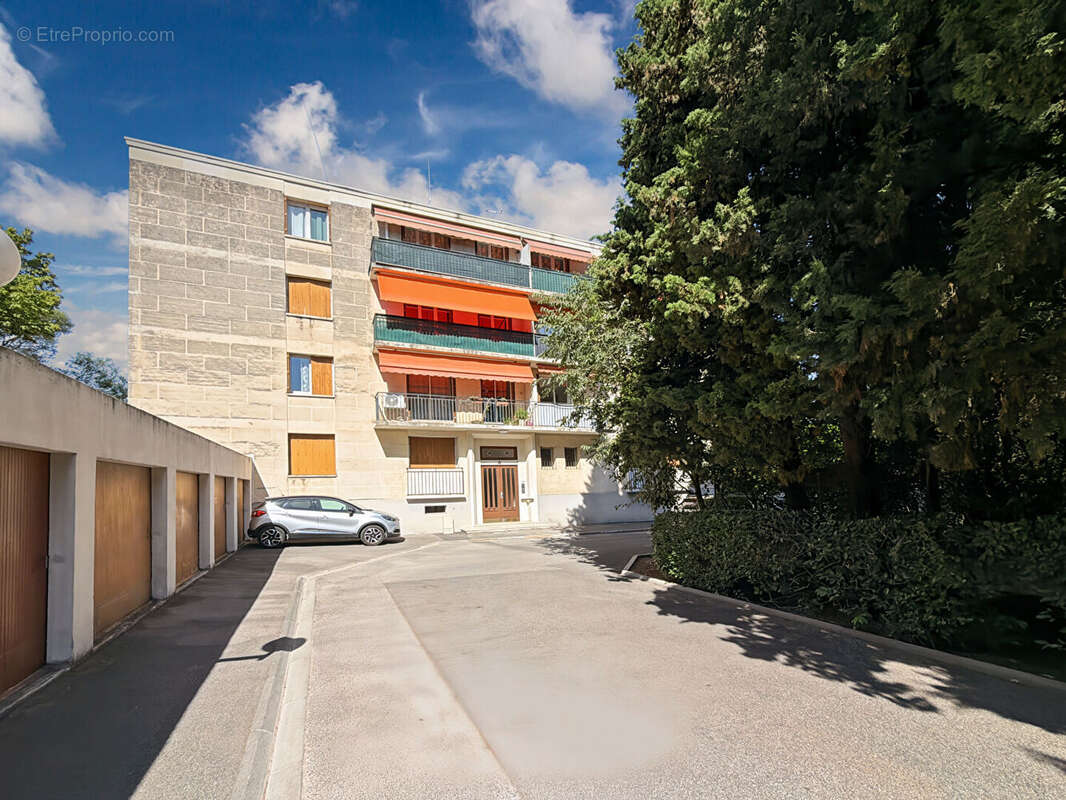 A vendre - Appartement 4 pièces - 74 m²  habitable - Marseille  12e - Les Caillols - photo 15