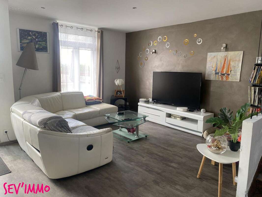 Maison à SAINT-GERMAIN-DES-FOSSES