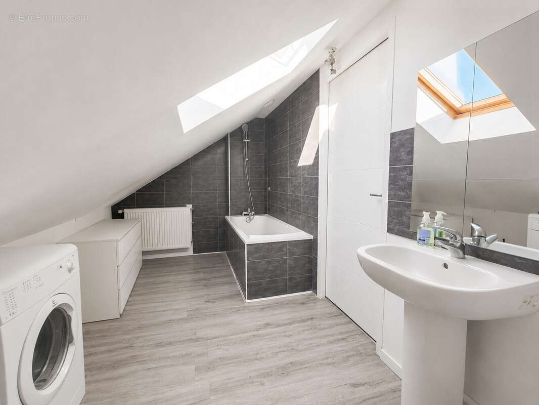 Appartement 37 m² à Vougy  - photo 5