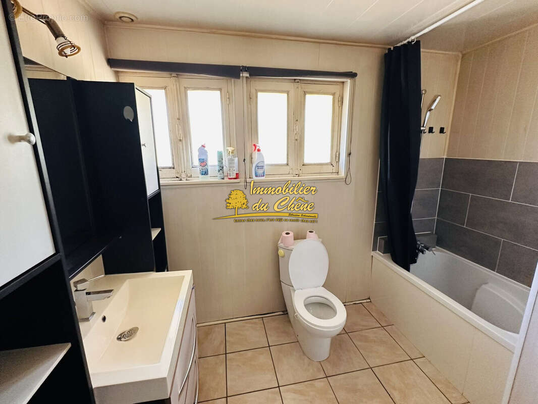 Maison 72 m² à Saint-Sauveur  - photo 6
