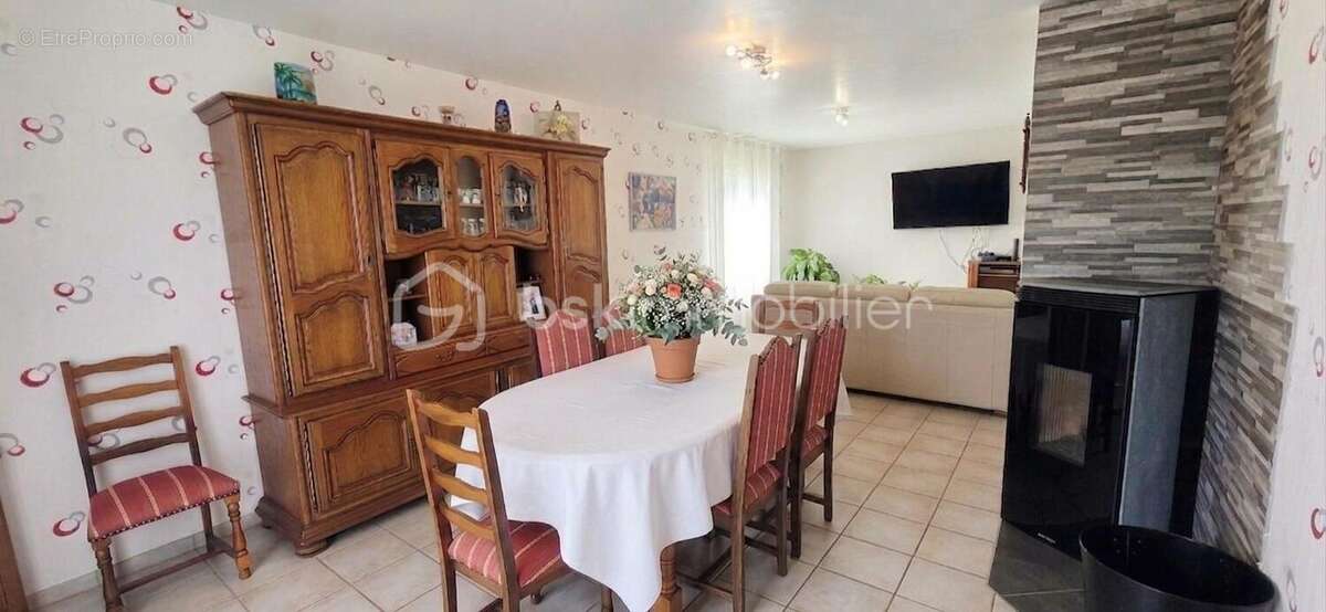 Maison à LES LOGES-MARCHIS