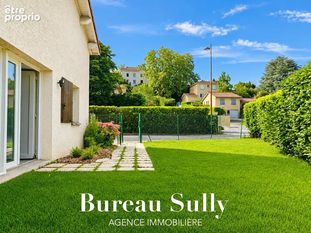 Limite GENAY sur MASSIEUX / Maison T4 (90m2 hab) sur 329m2 de terrain clos arboré parking. TB état - photo 3