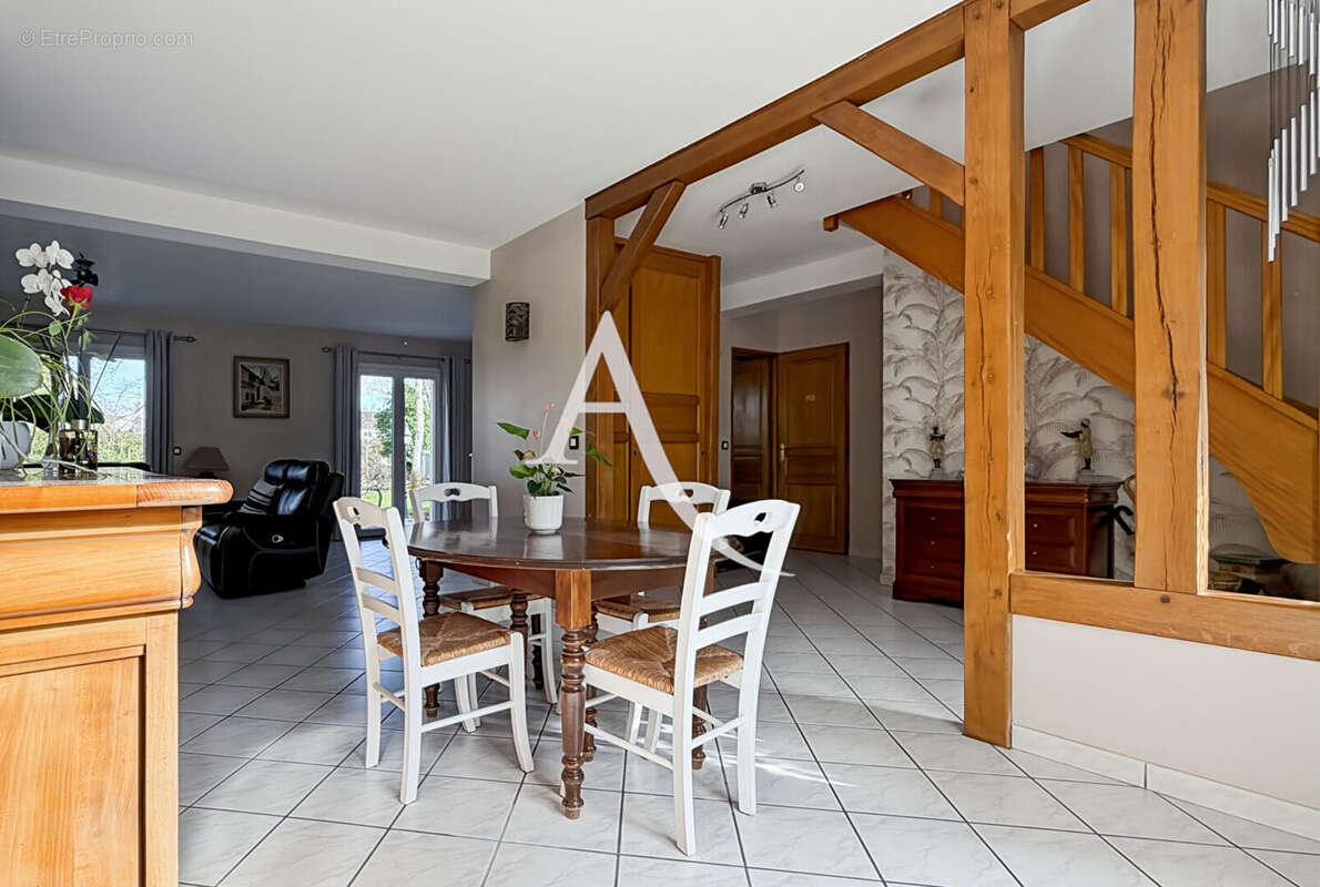 Maison à LE PERRAY-EN-YVELINES