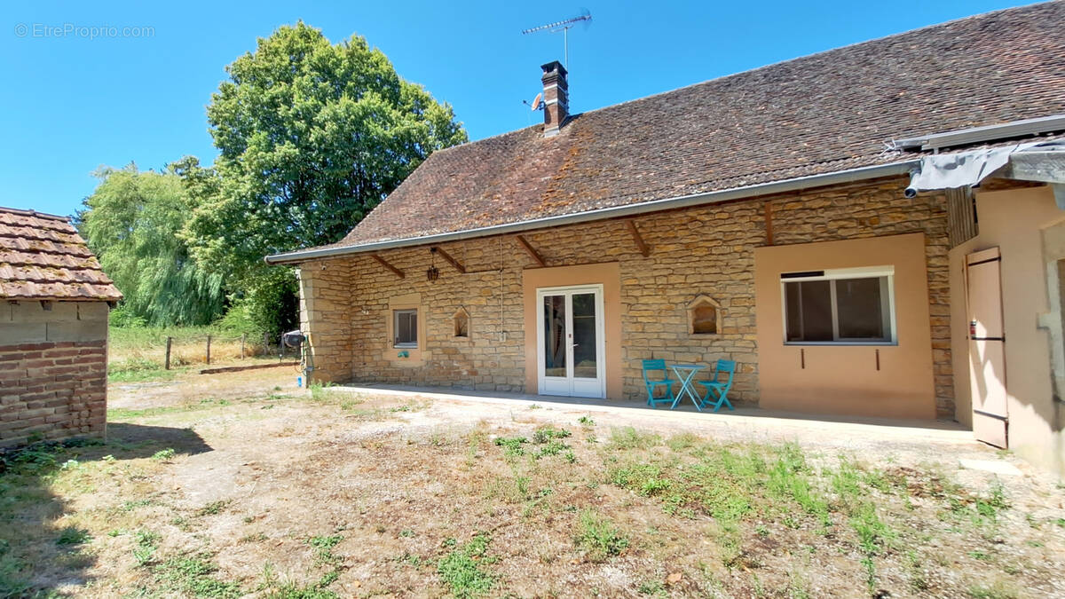 Maison à LA CHAPELLE-NAUDE