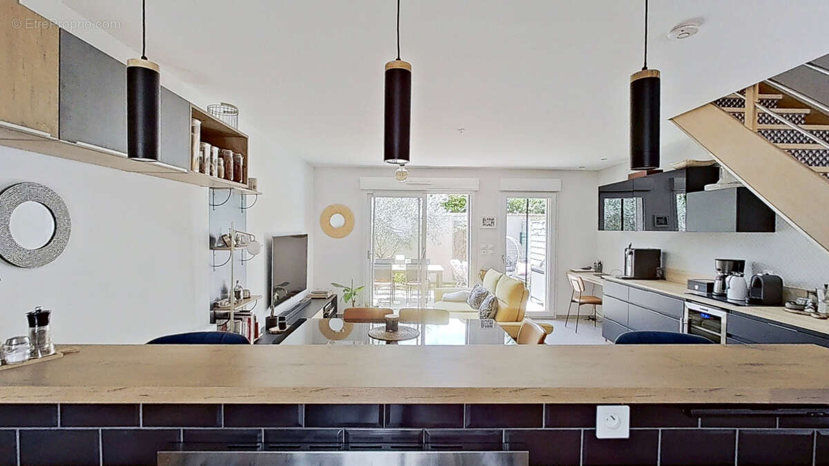 Appartement à CHAMPAGNE-AU-MONT-D&#039;OR