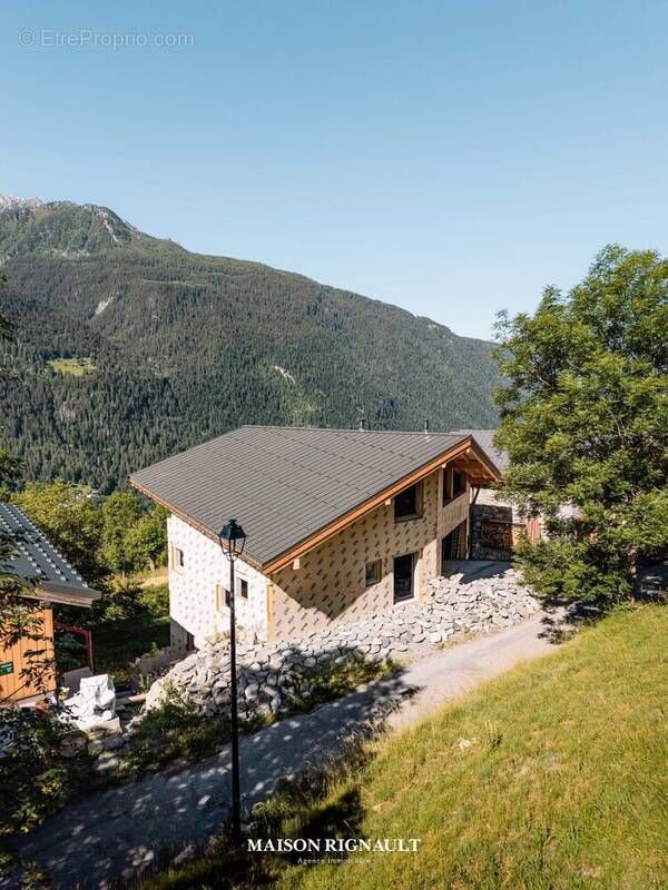 Maison à MONTVALEZAN