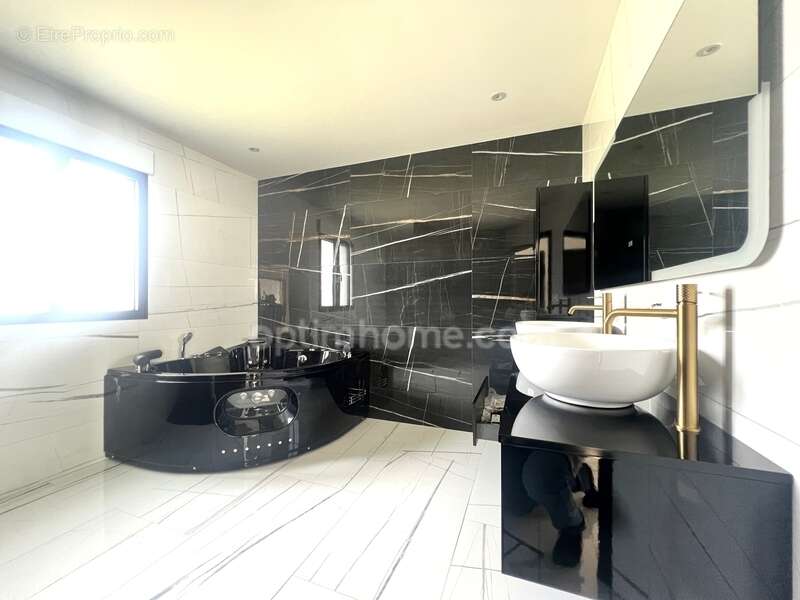 Maison récente 115 m² – 3 chambres – Terrain 762 m² – Noyers-sur-Cher – Aucun travaux - photo 10